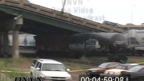 8/1/2007 Interstate 35w Bridge Collapse Aftermath Part 1