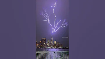 Lightning struck the World Trade Center in New York Vtornik - MONEY RAIN (Phonk) #shorts #news