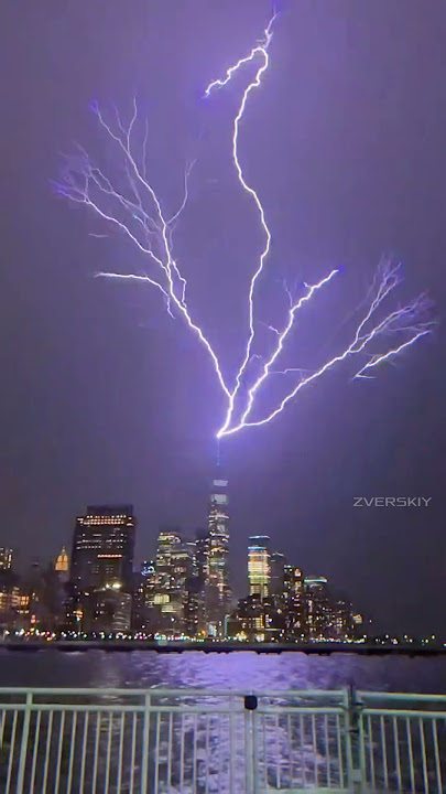 Lightning struck the World Trade Center in New York Vtornik - MONEY RAIN (Phonk) #shorts #news