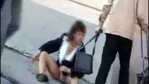 total drunk woman - DayDayNews