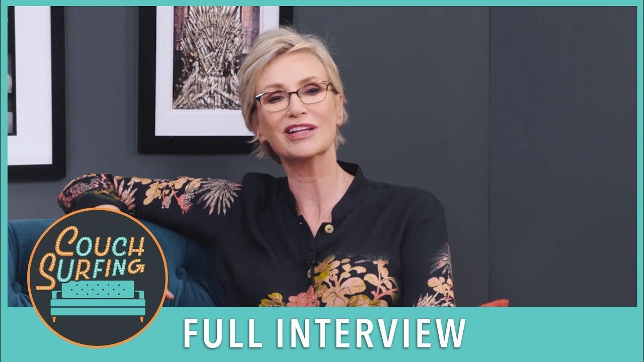 Jane Lynch Takes A Look At Her Work In The Fugitive, Glee & More (FULL) 