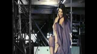 Menos mal - Laura Pausini (Laura live gira mundial 09 )