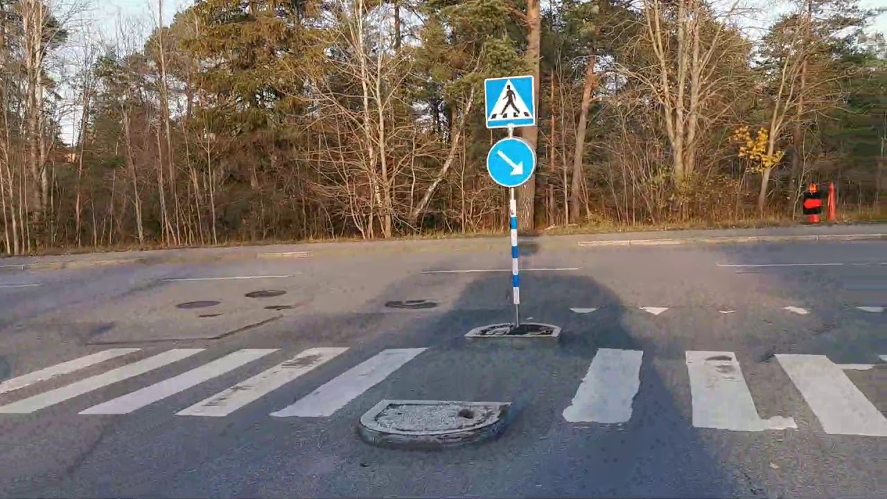 Linje135 Klubbacken mot Vårberg Centrum ( Stockholm SSV Nyboda Hallen Garage )