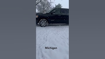 Thumbnail of Tormenta de nieve en Michigan