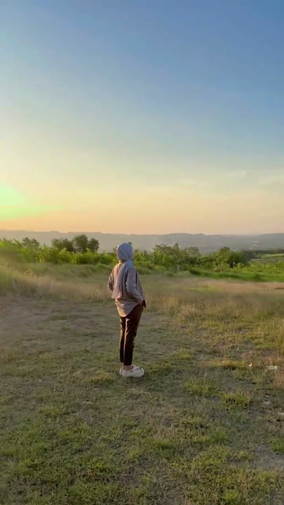 Ada sunset seindah ini di Pedalaman Desa yang ada di Tembalang Kota Semarang!! Ada yang tau?