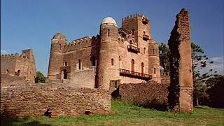 Крепость Фасил-Гебби. Лагерь, застывший в камне / Эфиопия
