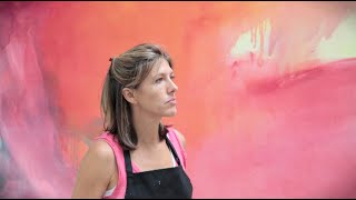 Ribbons of Colour: artist Trudy Montgomery makes a large abstract painting