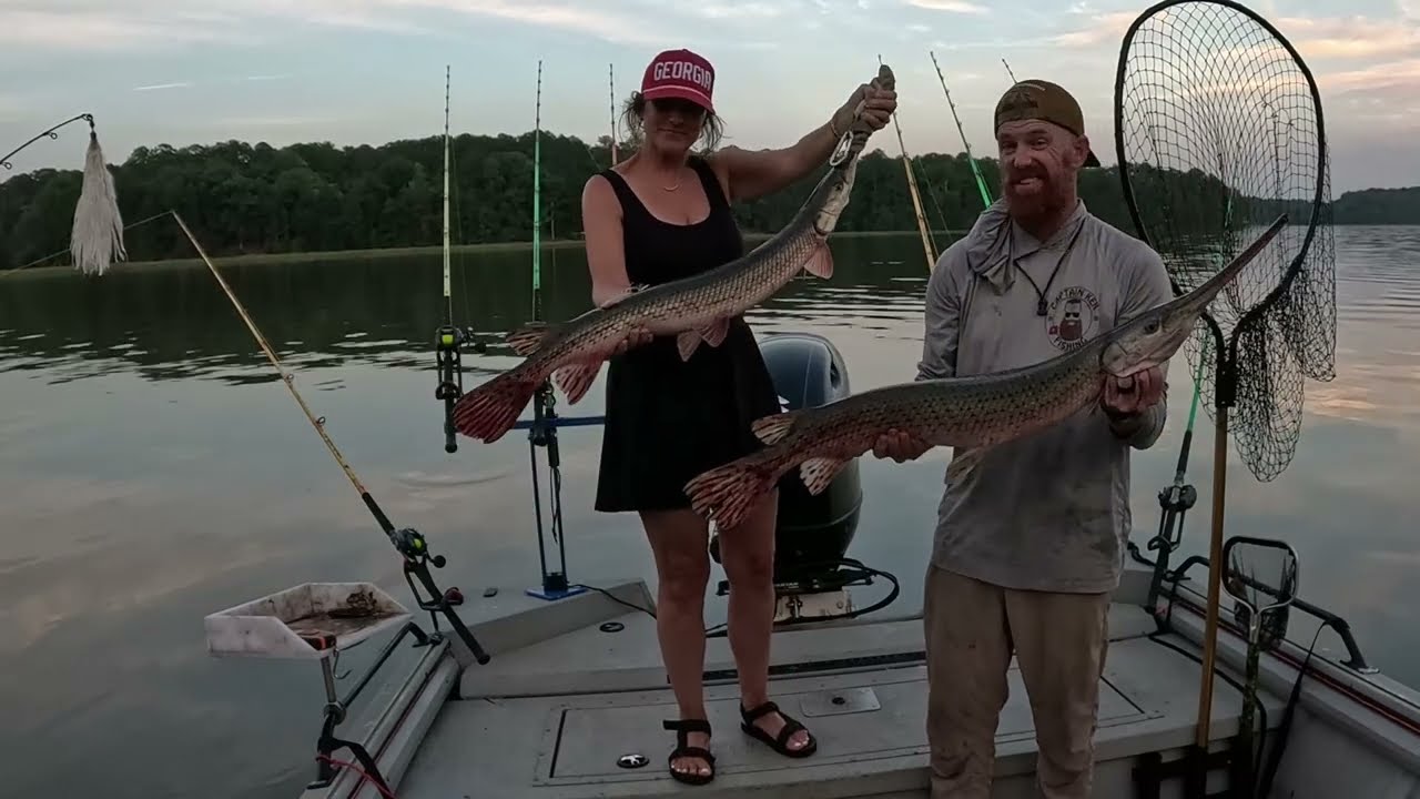 This #GAR Tried to RIP OFF MY FACE toothy! #fishing w/ Bobcat #CaptainKenFishing on West Point Lake