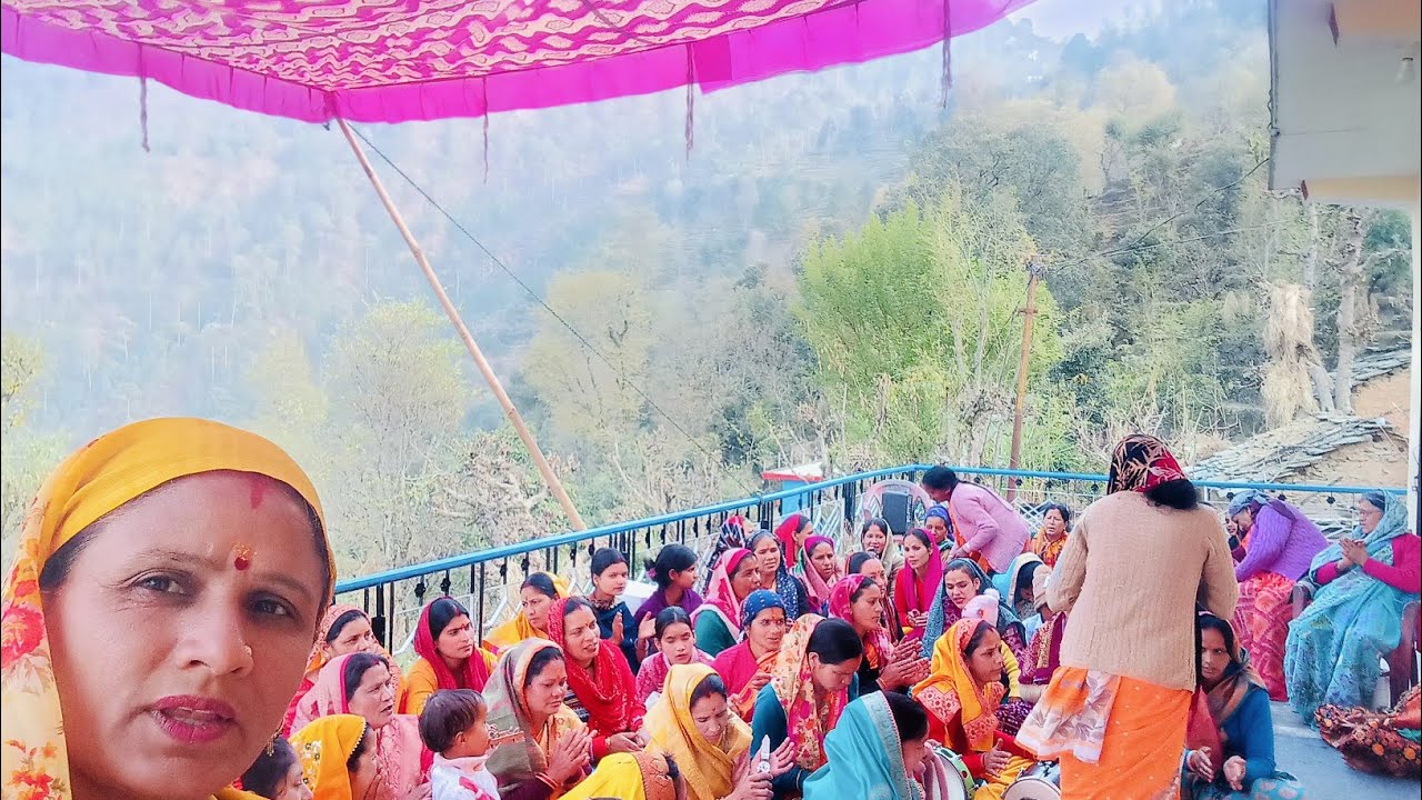 आज गांव में शादी के कीर्तन में महिलाओं का सुंदर नृत्य llमाता के भजन में माता ने दिये दर्शन अंत में .