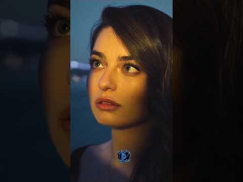 في الواقع أنتي تشبهين القمر بطريقة ما يا قمر نزال على هالأرض كرمال تسأل لحالك سؤال من هي الأجمل منك