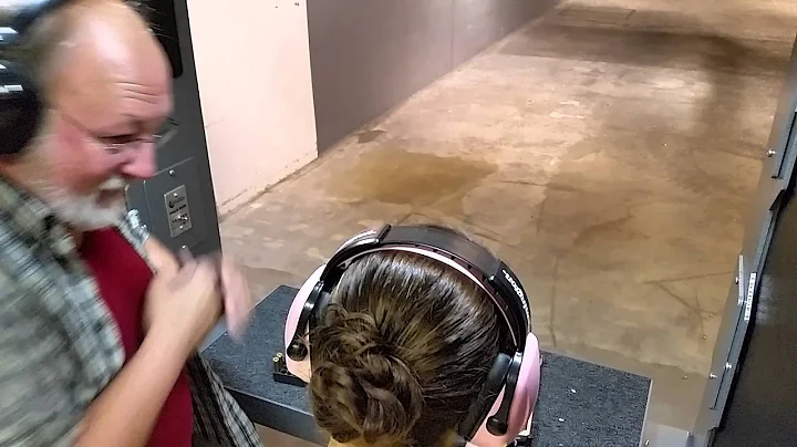 Teresa Wolfe shooting a S&W .460