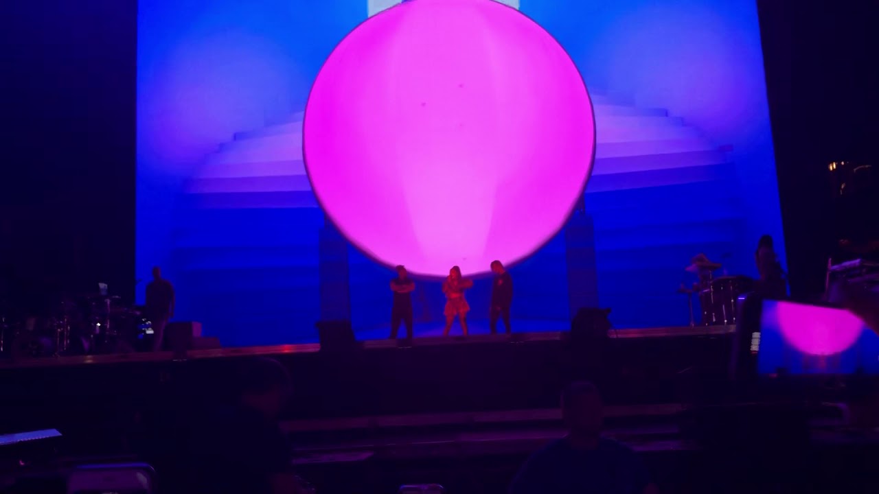 boyfriend - Ariana Grande & Social House LOLLAPALOOZA 2019