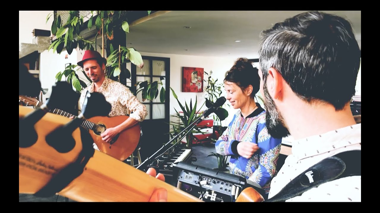 "Radio Mindelo Trio"