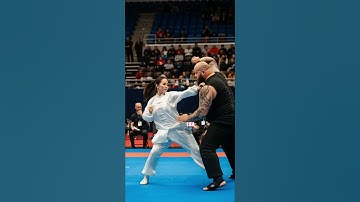 This move is so amazing the girl gains countless fans #taichi #wushufight #kungfu #funny #cool