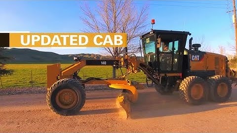 Cat® 140 Motor Grader – Steering Wheel and Lever Controls
