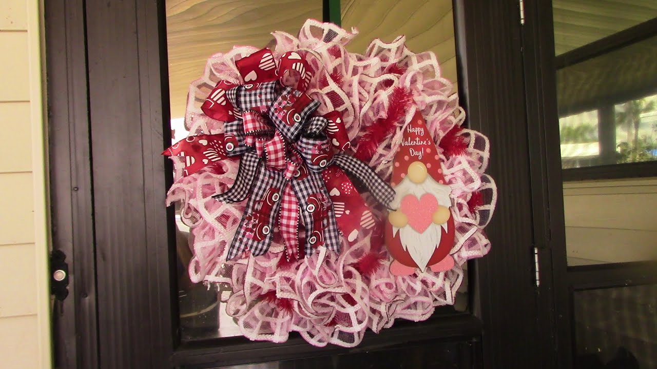 A Valentine's Day Ruffle Wreath - YouTube