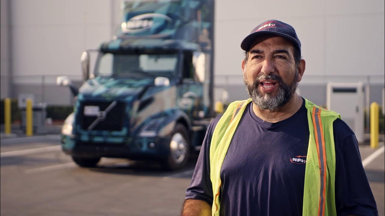 Volvo Trucks VNR Electric