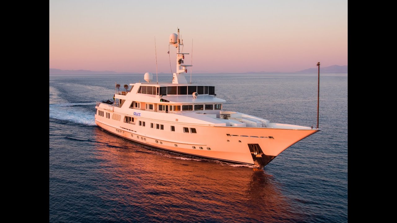 ⁣Dubai Yacht Rental - Luxury Yacht Available For Charter: GRACE