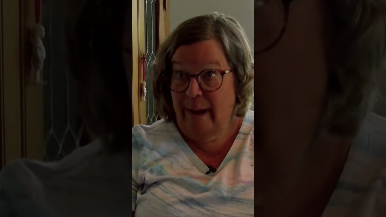 Florida Woman Finds Large Alligator Inside Her Kitchen Watch National Weird