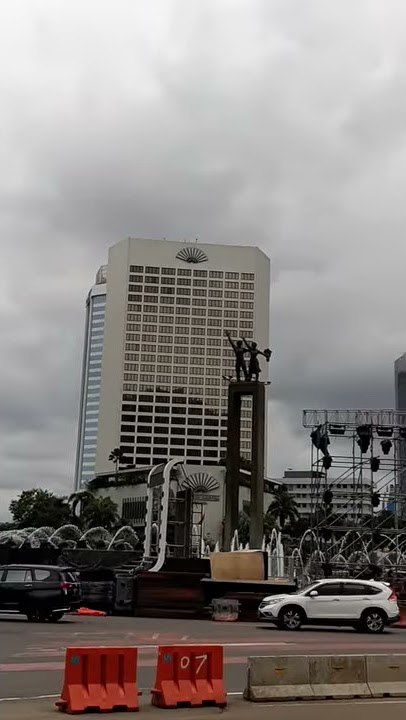 THE VIEW AT THE INDONESIAN HOTEL ROUNDABOUT JAKARTA