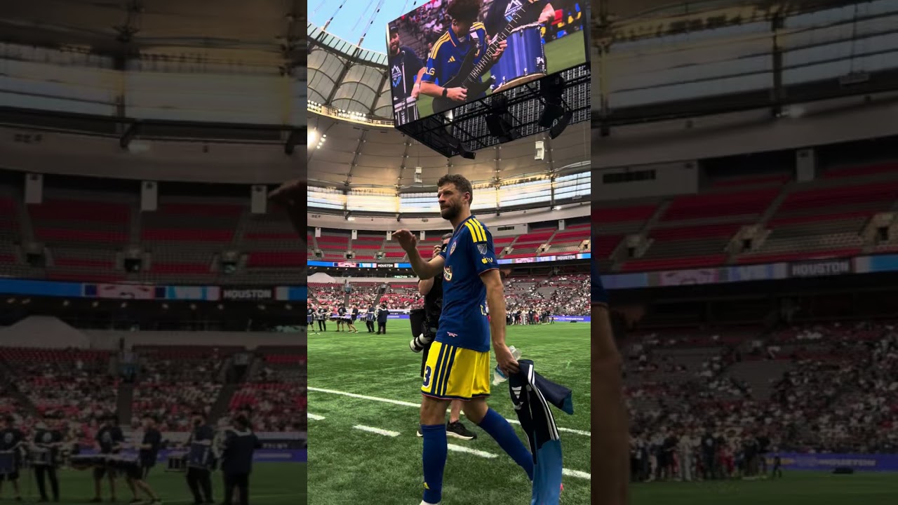 A new special jersey for the @WhitecapsFC but no win in the home match against Houston 😯 #VWFC #mls