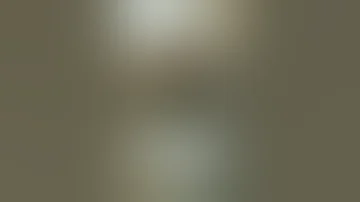 رجل مجنون يقطع طريق مدخل صعدة اليمن السعودية 