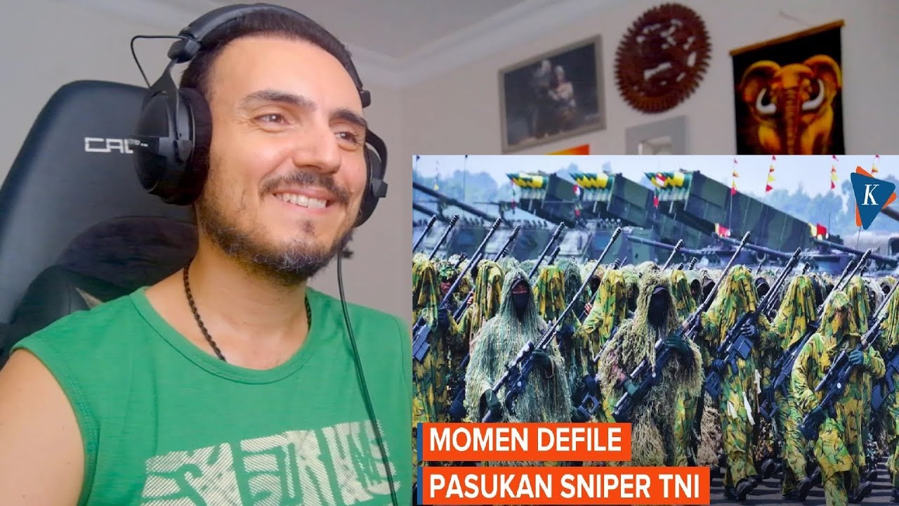 Момент дефиле снайперского отряда Вооружённых сил Индонезии! Камуфляжная форма, длинноствольные в...