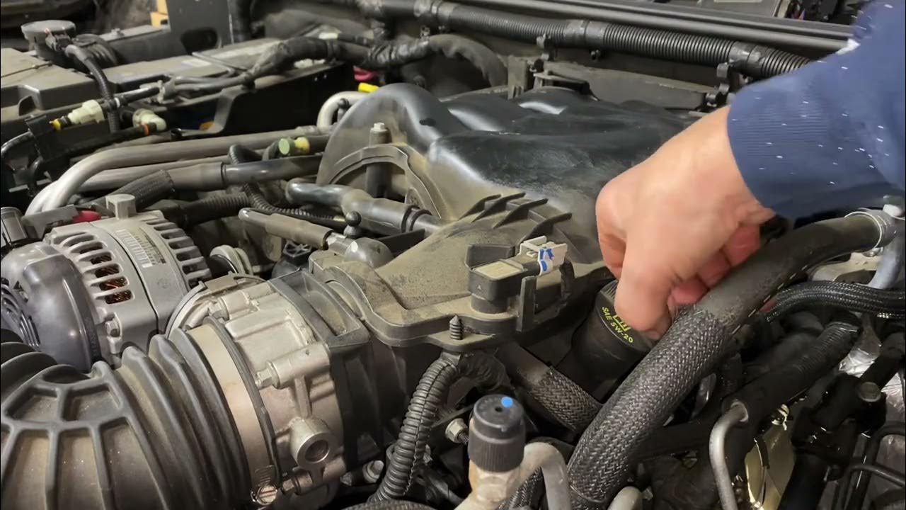 2014 Jeep Wrangler oil&filter change - YouTube