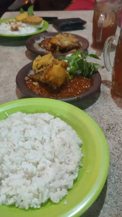 story wa makan ayam penyet