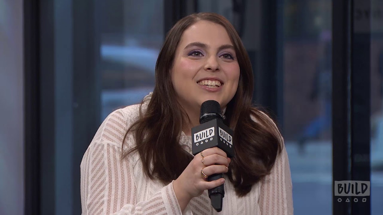Beanie Feldstein Reveals If Her Brother Jonah Hill Or Ben Platt Is Her True Bff Youtube