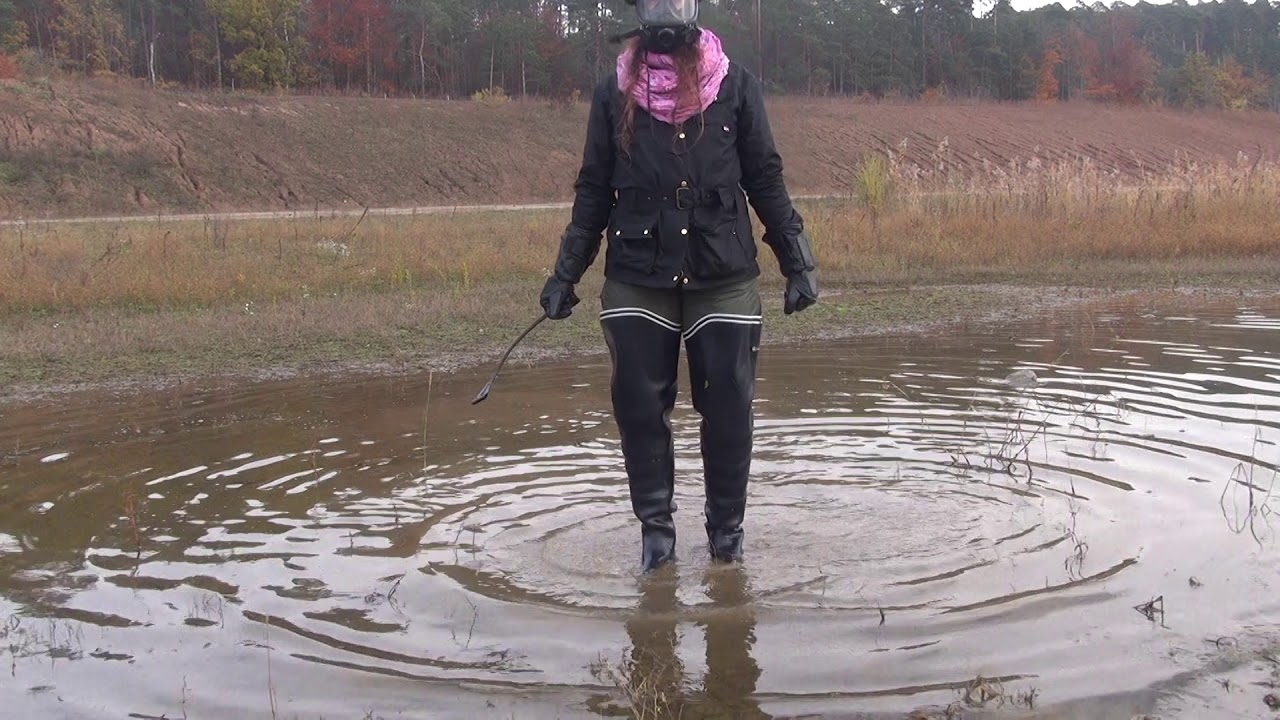 wetting my brandnew fishingwaders - YouTube