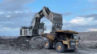 Liebherr Excavator Story R9350 || Laoding Cat 777 And Komatsu 785 Truk ~ Miningstory