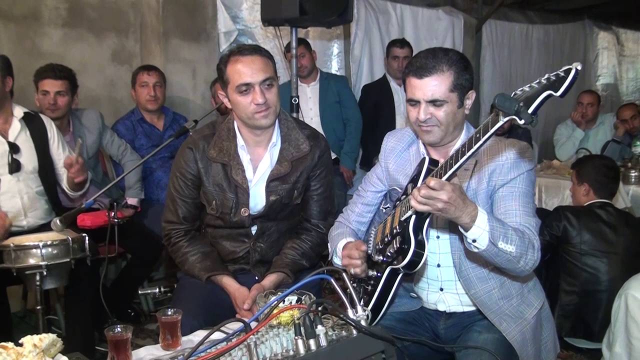 Elman Namazoglu ve Ariz Huseynov. Borcalida Gitara Rehmanin ogullarinin kicik toyunda. 2016