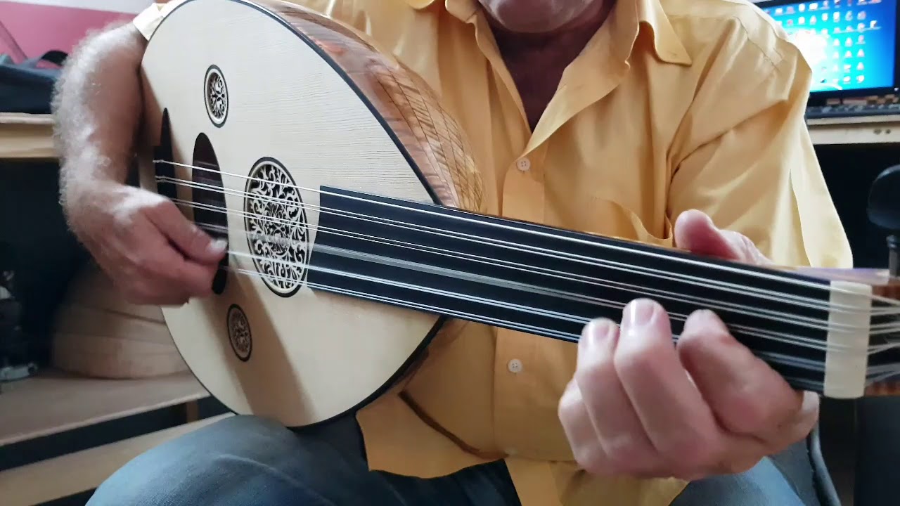 تقاسيم وابداع في العود للملحن والفنان الكبير عز الدين منتصر