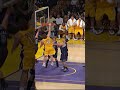 Kobe had the ball on a STRING #lakers