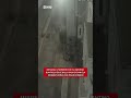 Messina, il momento in cui Santino Bonfiglio esce dalla casa di Daniela Zinnanti con il coltello