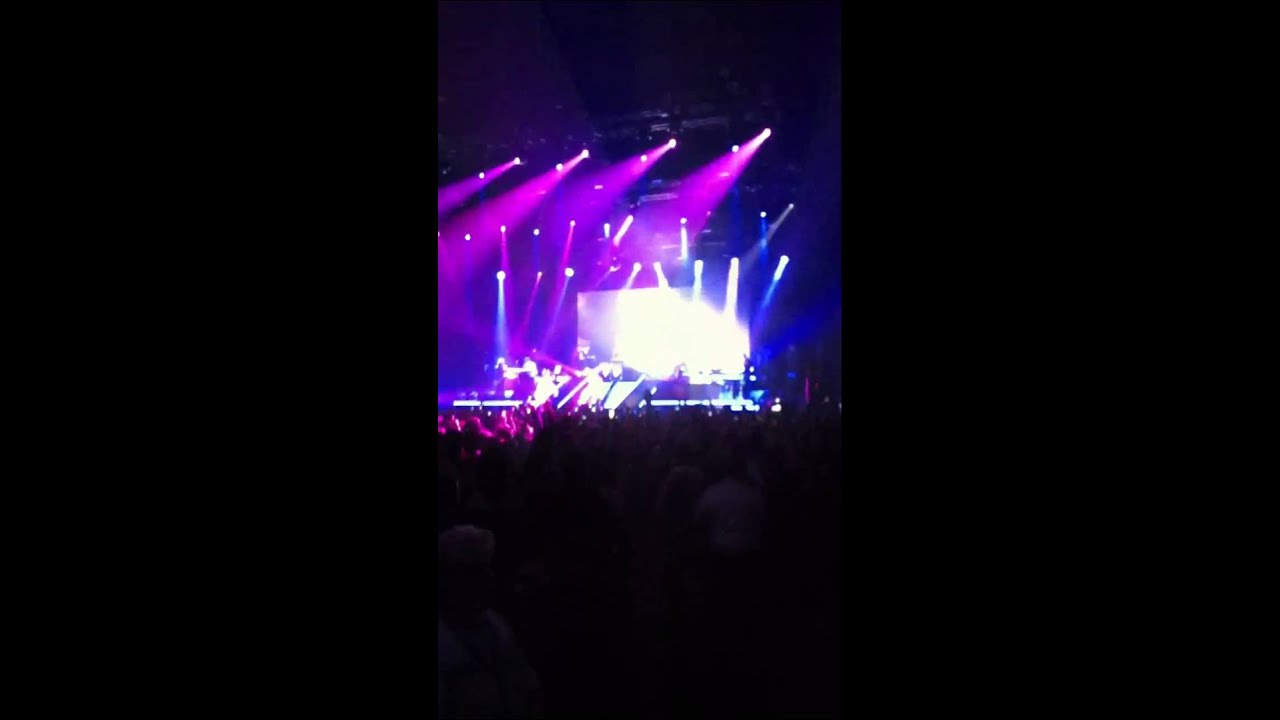 Watch Big Sean Smoke n' Drive live in Detroit 12/1 feat. Mike Pos on YouTube Watch Big Sean Smoke n' Drive live in Detroit 12/1 feat. Mike Pos on YouTube