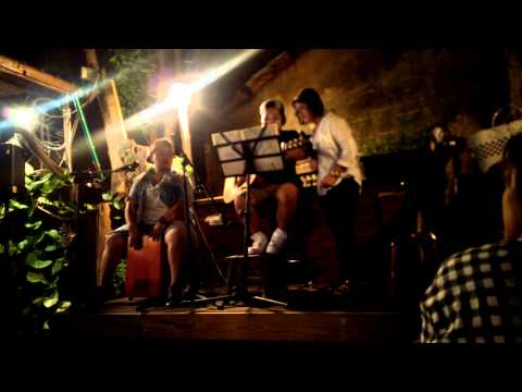 吧咯浪餐廳駐唱歌手表演P2