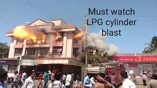 Live  LPG gas cylinder  blast caught on camera screenshot 5