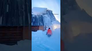 DIY Wheeled snow shovel Easy to clear snow in winter. #diy #diyhomedecor #diyprojects #DIYCrafts
