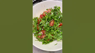 The Side Salad That Goes With Everything Rocket Salad With Baby Tomatoes 