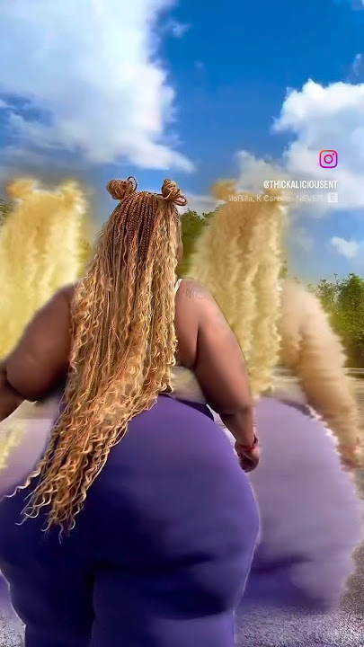 Sun Kissed By The Sun. Leggings clinging to every curve.  #compressionleggings #bbw #plussize