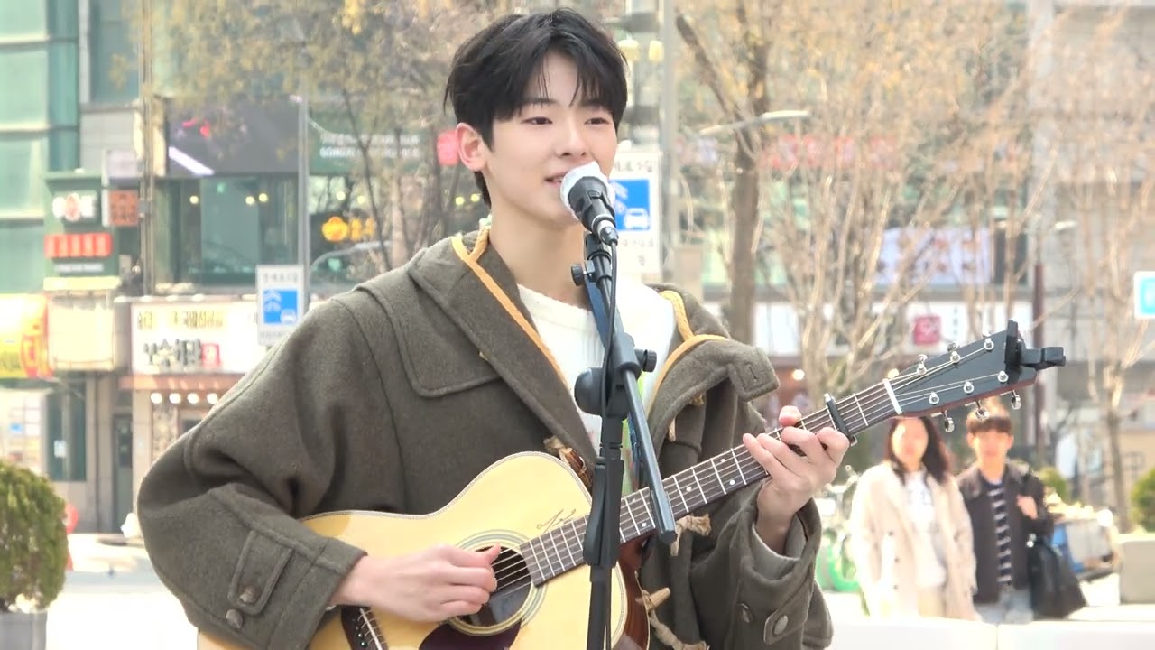 세븐틴 (seventeen) - 7시에 들어줘 어쿠스틱 커버 - 고 3년  강우진 - 첫 신촌   버스킹 .