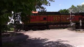 BNSF Grain Train Passes Through Richmond, TX