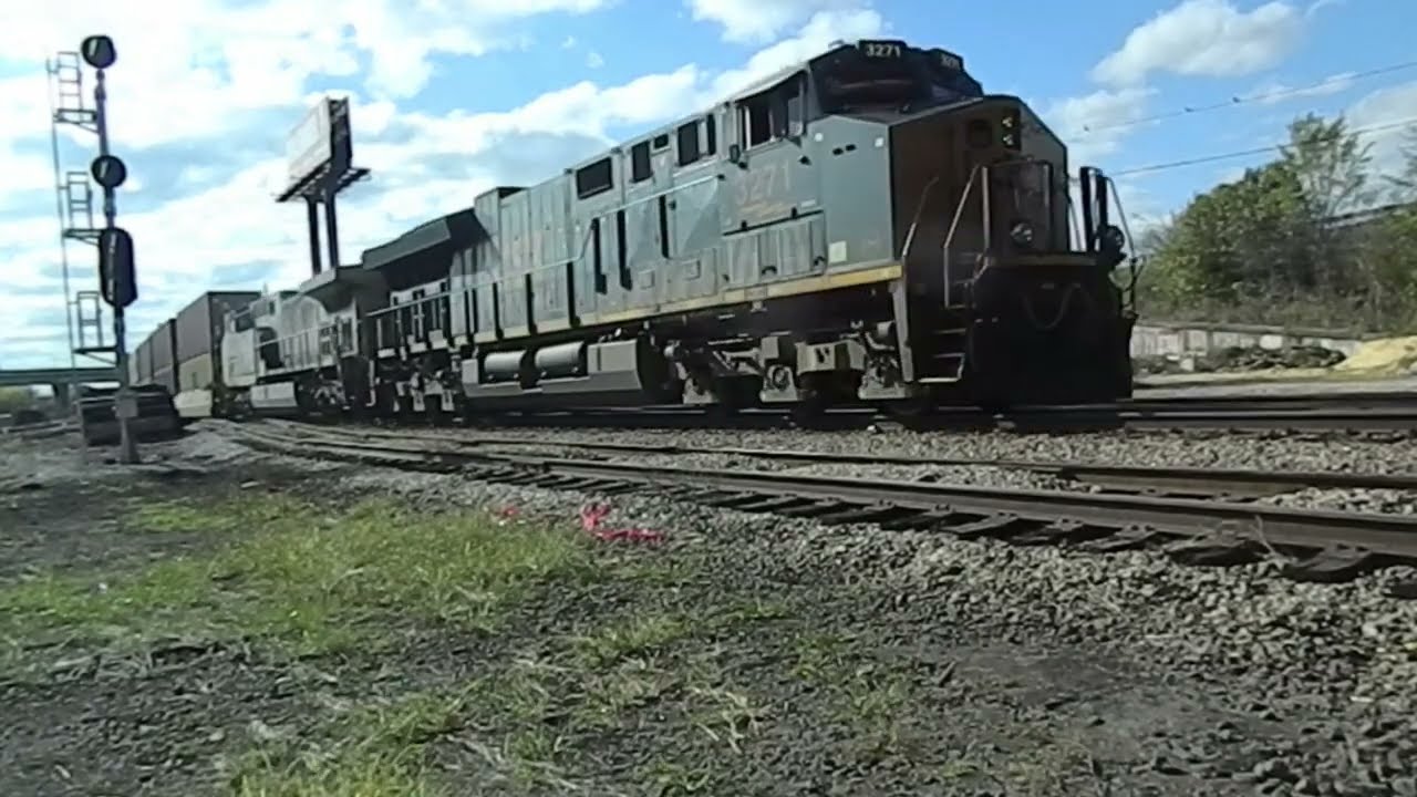 CSX 3271 Leads Intermodal - 11/18/2024