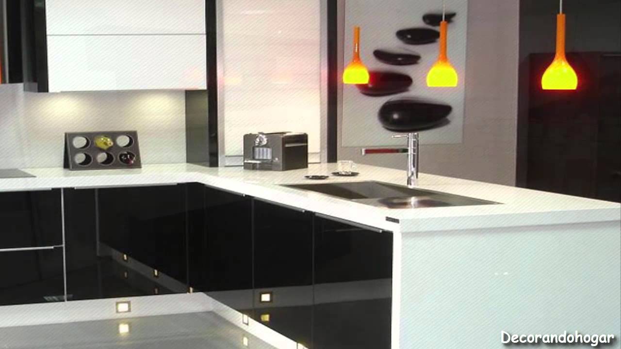 Cómo decorar una cocina moderna a blanco y negro youtube Mesones para cocinas