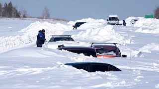 Казахстан тонет в снегу, снежный вихрь сносит дороги. В 9 областях объявили штормовое предупреждение