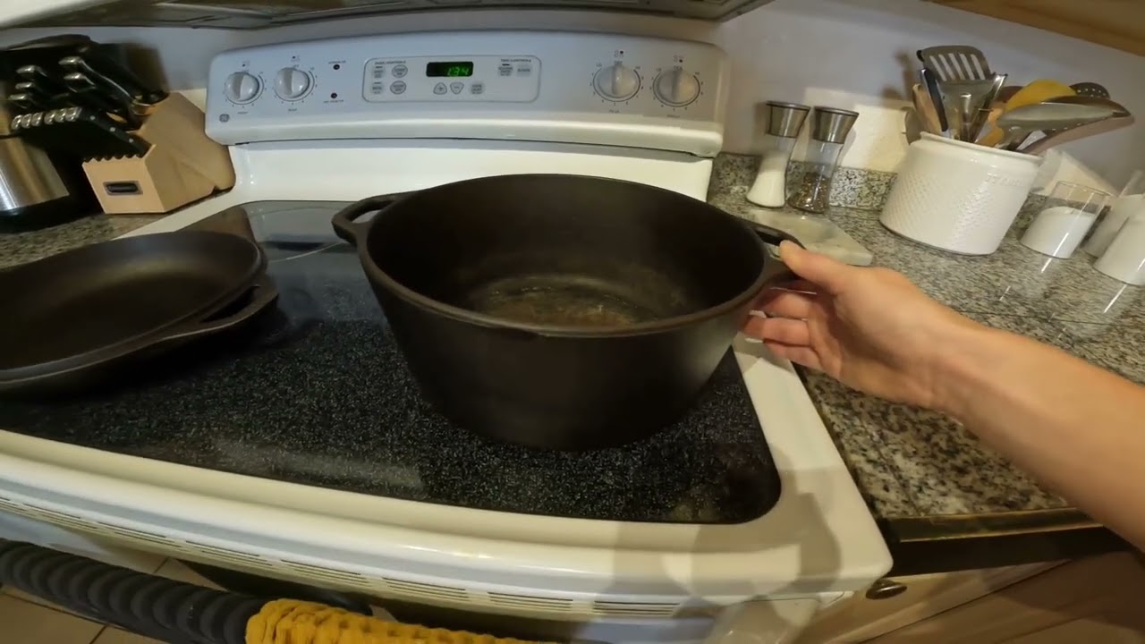 Lodge 5 Quart Cast Iron Double Dutch Oven Review | Skillet & Dutch Oven