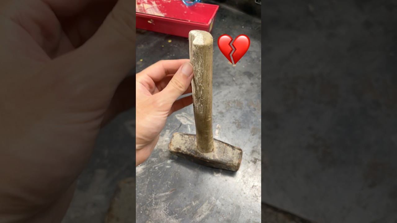 Один из способов «починить» ручку молотка 