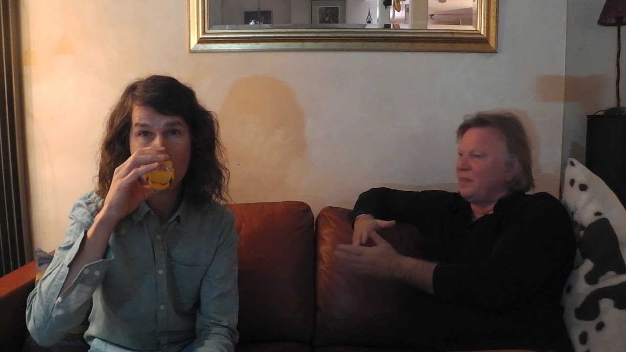 Op de bank bij Rob Weteling.  Initiatiefnemer van ZijnProeverij.nl